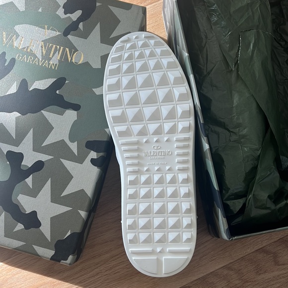 Authentic Valentino Slip on camo sneaker. Never worn. Box included. - Picture 4 of 6